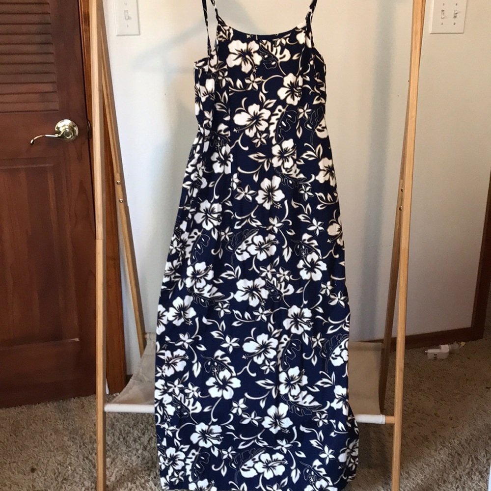 Hilo Hattie’s Blue Hibiscus dress